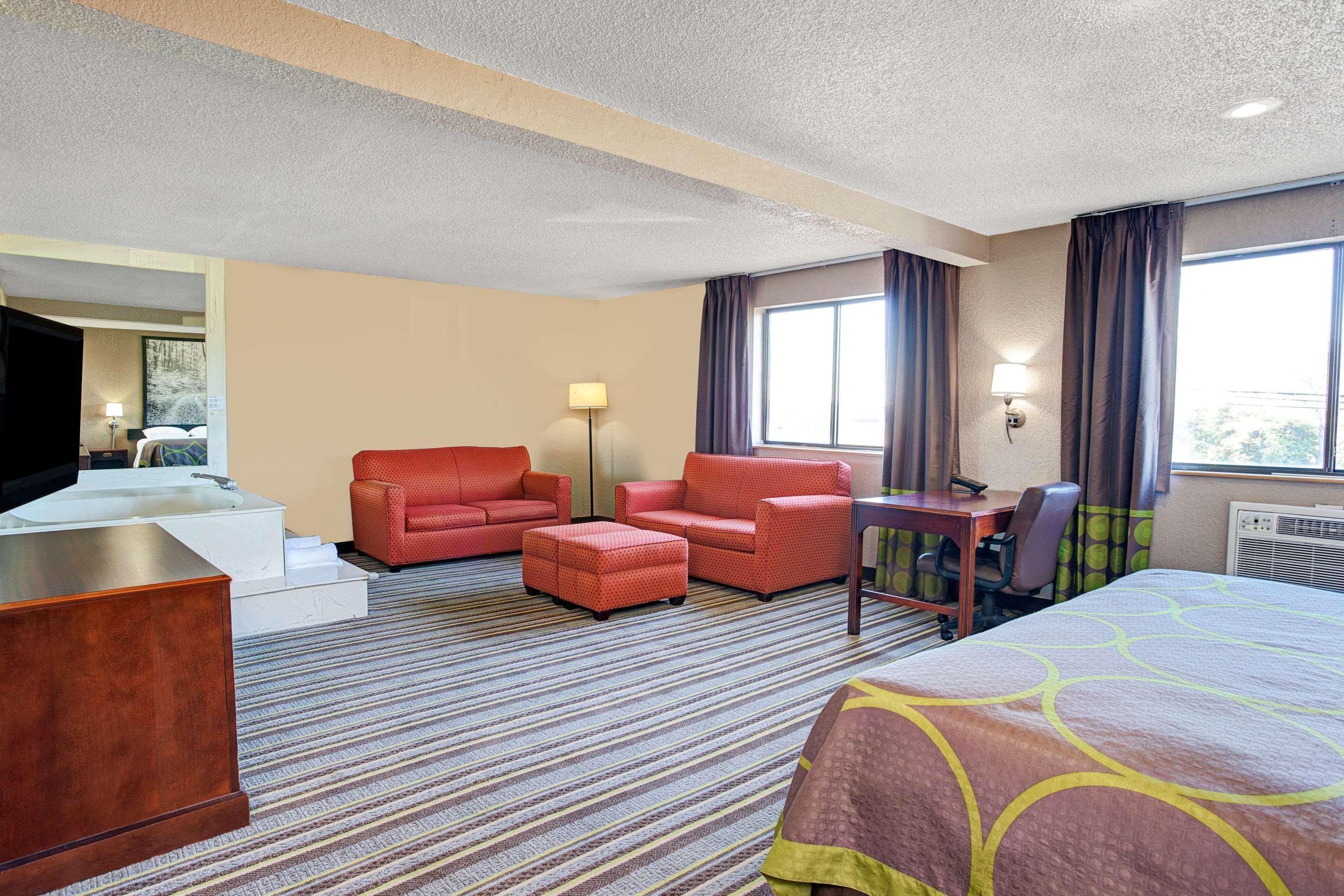 Super 8 By Wyndham Roseville/Detroit Area Zewnętrze zdjęcie