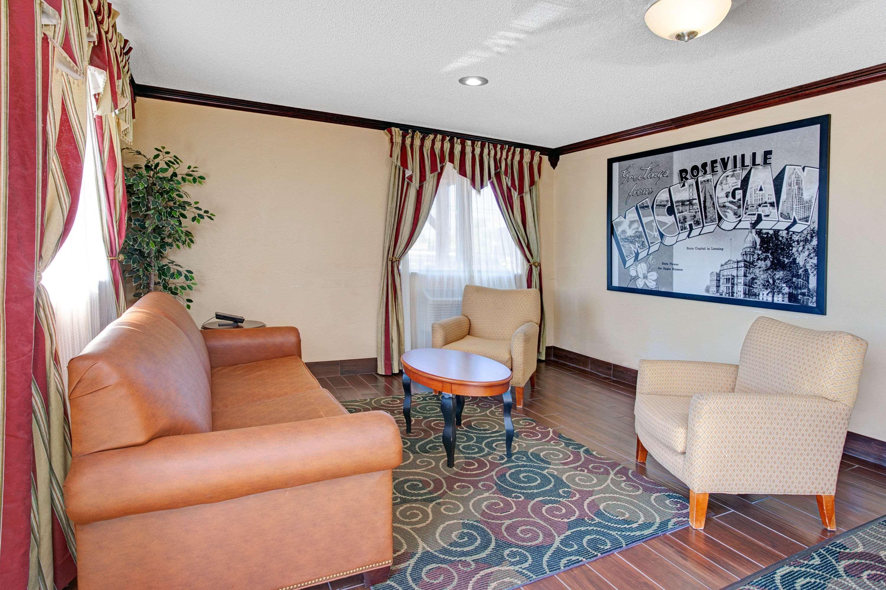 Super 8 By Wyndham Roseville/Detroit Area Zewnętrze zdjęcie